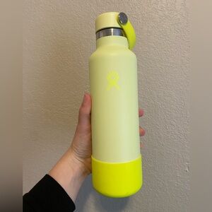 Hydro Flask 21oz Neon Yellow Limited Edition Water Bottle